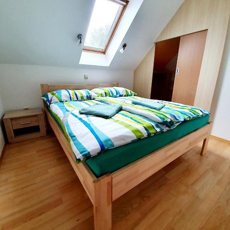 Apartmany Srni U Hlinska フリンスコ エクステリア 写真